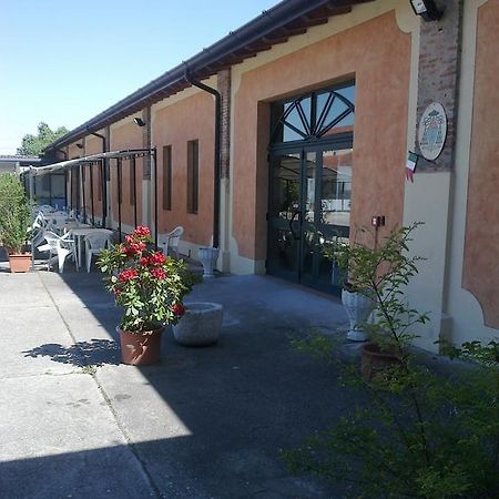 Le Magnolie Agriturismo Verolanuova Екстер'єр фото